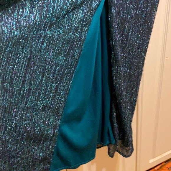 Teal iridescent Gown Classic - Picture 2 of 6